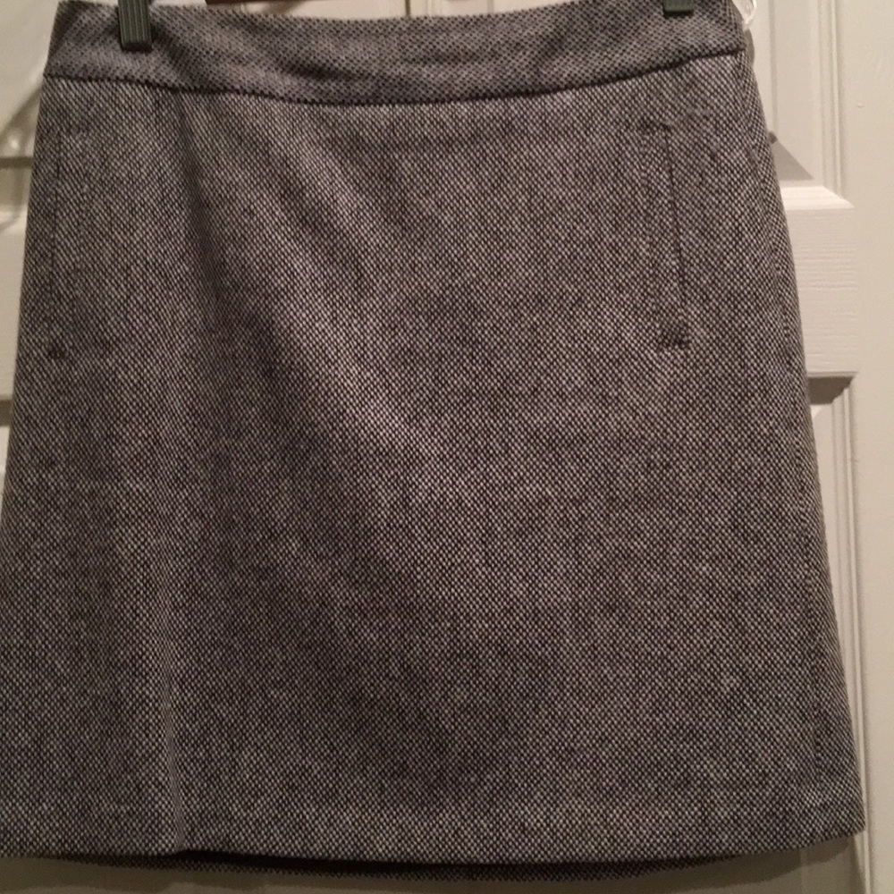 Banana Republic brown wool tweed lined skirt.